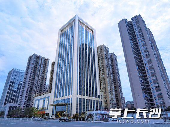 由湖南东方红建设集团建设的东方红大厦荣获全国建设工程“鲁班奖”。均为 通讯员 程成 供图