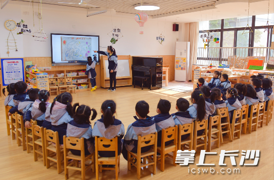 望城区教育局万润滨江幼儿园以生活与游戏为基本途径，让孩子们将身心、生活、社会、学习四大准备紧密融合。长沙晚报通讯员 陈雅斯 供图