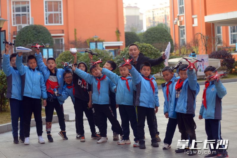 仰天湖桂花坪小学的“三点半课堂”内容丰富、形式多样。