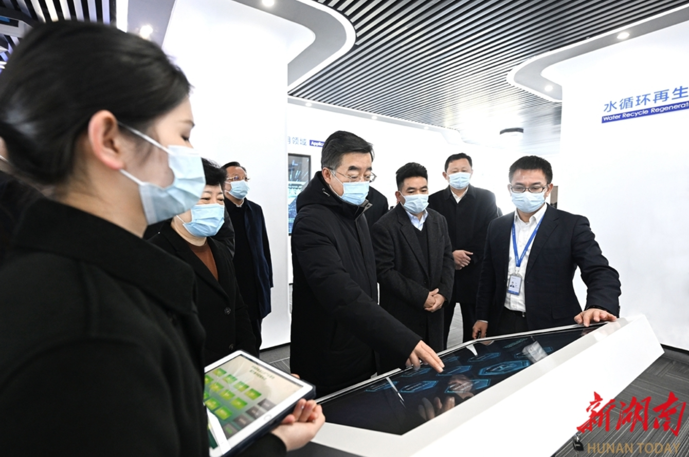 2月3日，张庆伟在湖南中伟新能源科技有限公司调研。