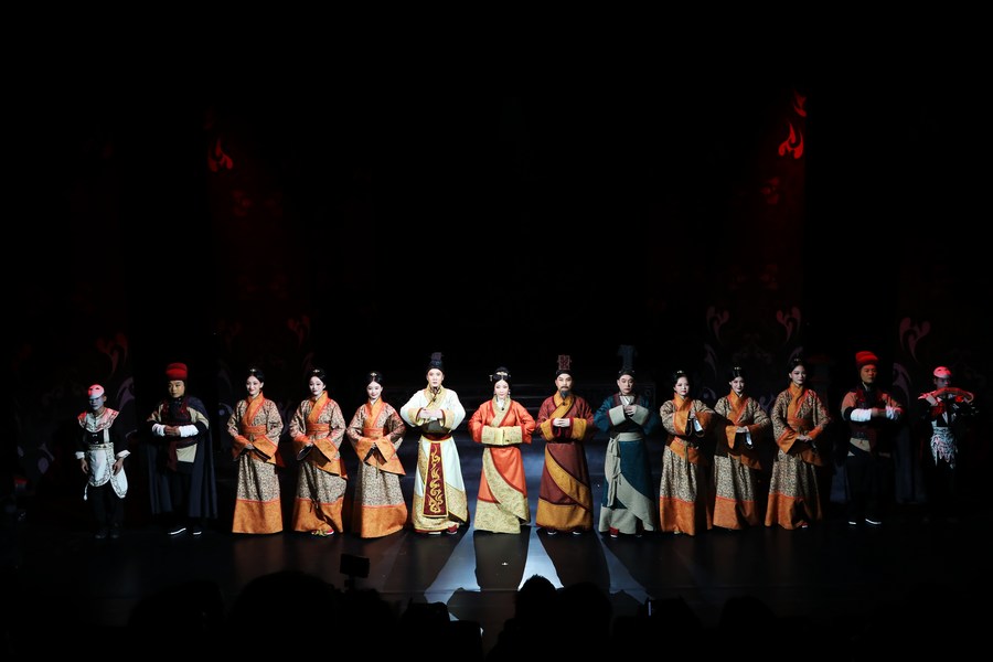 This file photo taken on July 15, 2021 shows artists from the Peking Opera Protection and Inheritance Center of Hunan performing at the Hunan provincial museum in Changsha, central China's Hunan Province. (Xinhua)