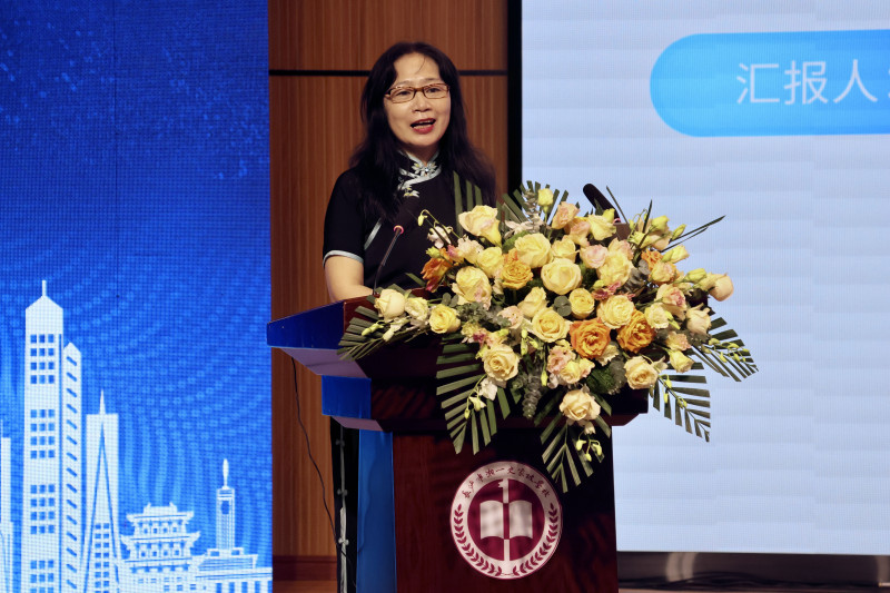 长沙市教育科学院教研员姜平教授进行项目介绍。